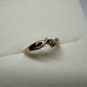 Vintage 10k Yellow & White Two Tone Gold Small Diamond Engagement Ring Sz 7.5